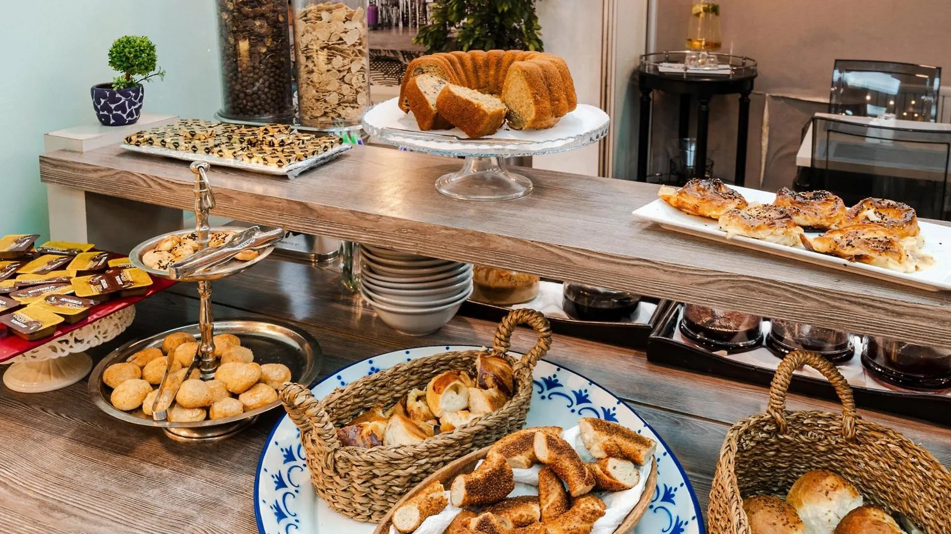 Cheya Besiktas Istanbul Bosphorus City Center Hotel & Suites 3*,  Турция